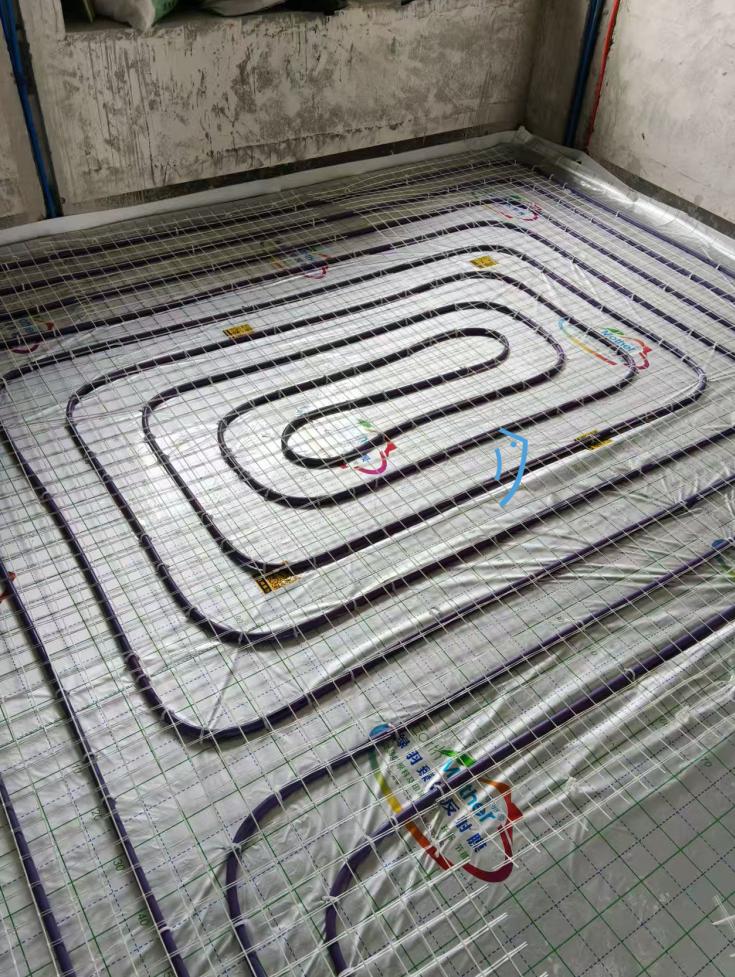 保利100平地暖施工：瑞好地暖管+绿羽保温